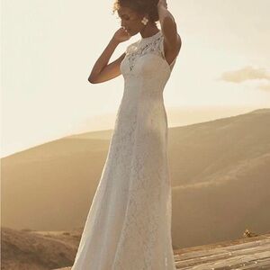 David's Bridal Ivory Lace Wedding Gown